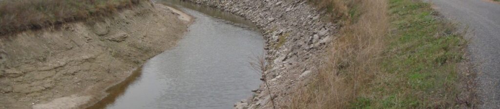 river with dirt around it